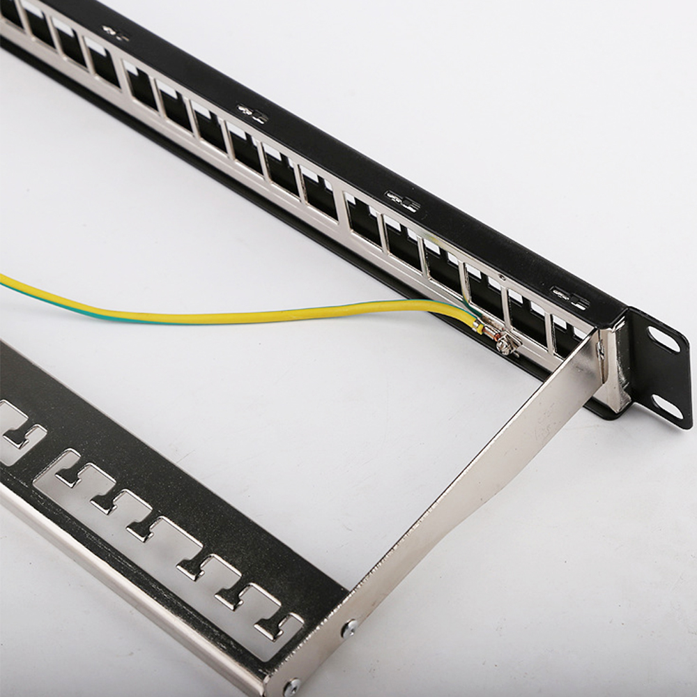 Pannello patch vuoto STP montato su rack 1U 24 porte per cablaggio in ...